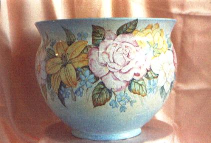 Ceramiche d-Arte di Albisola - Vaso in maiolica
dipinto con varie composizioni floreali 